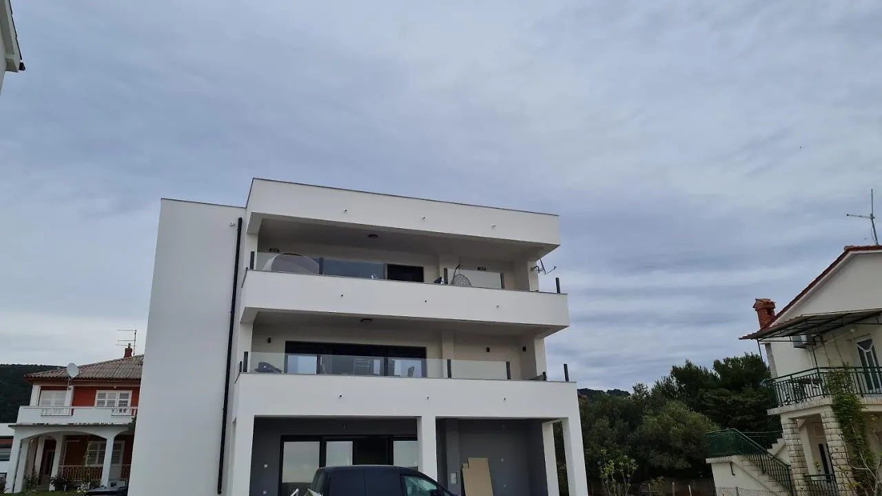 San-Lol Apartment Banjol