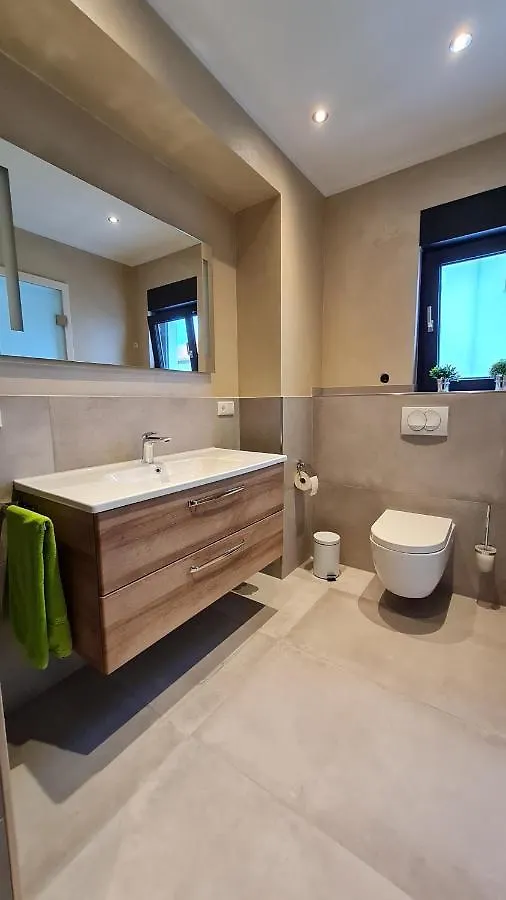 San-Lol Apartment Banjol