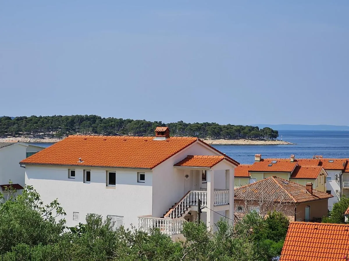 San-Lol Apartment Banjol Croatia