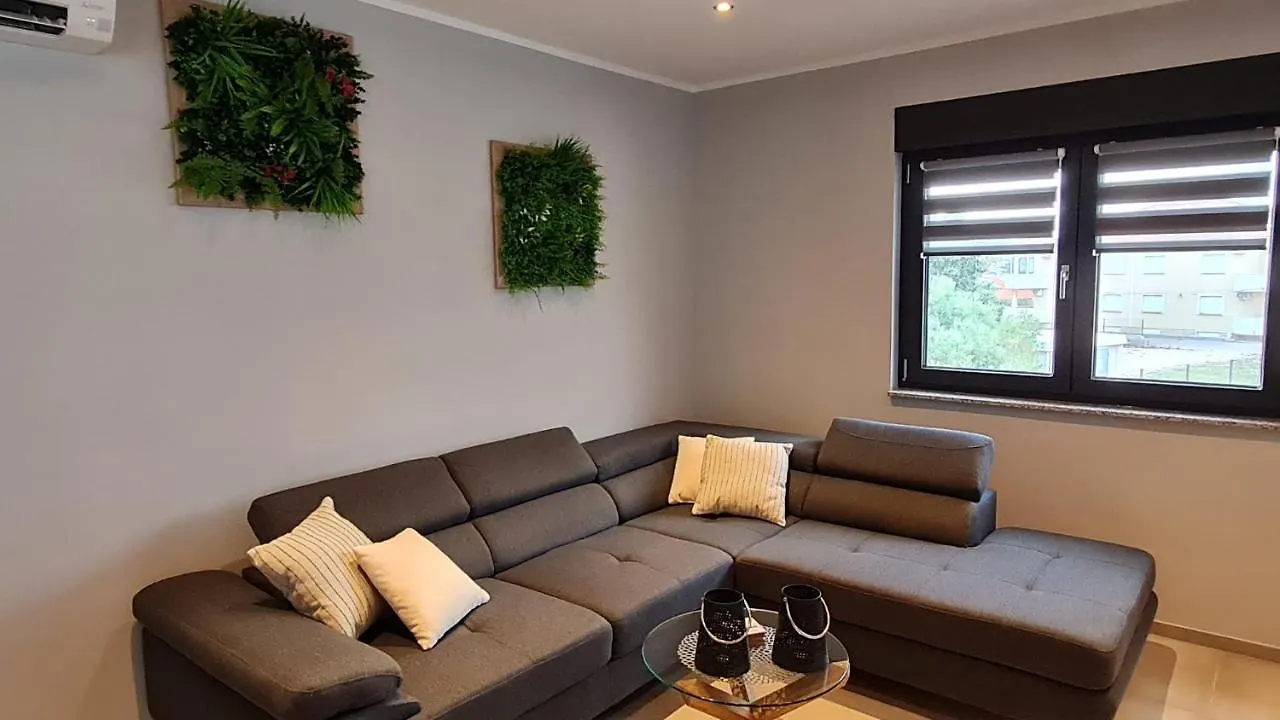 San-Lol Apartment Banjol