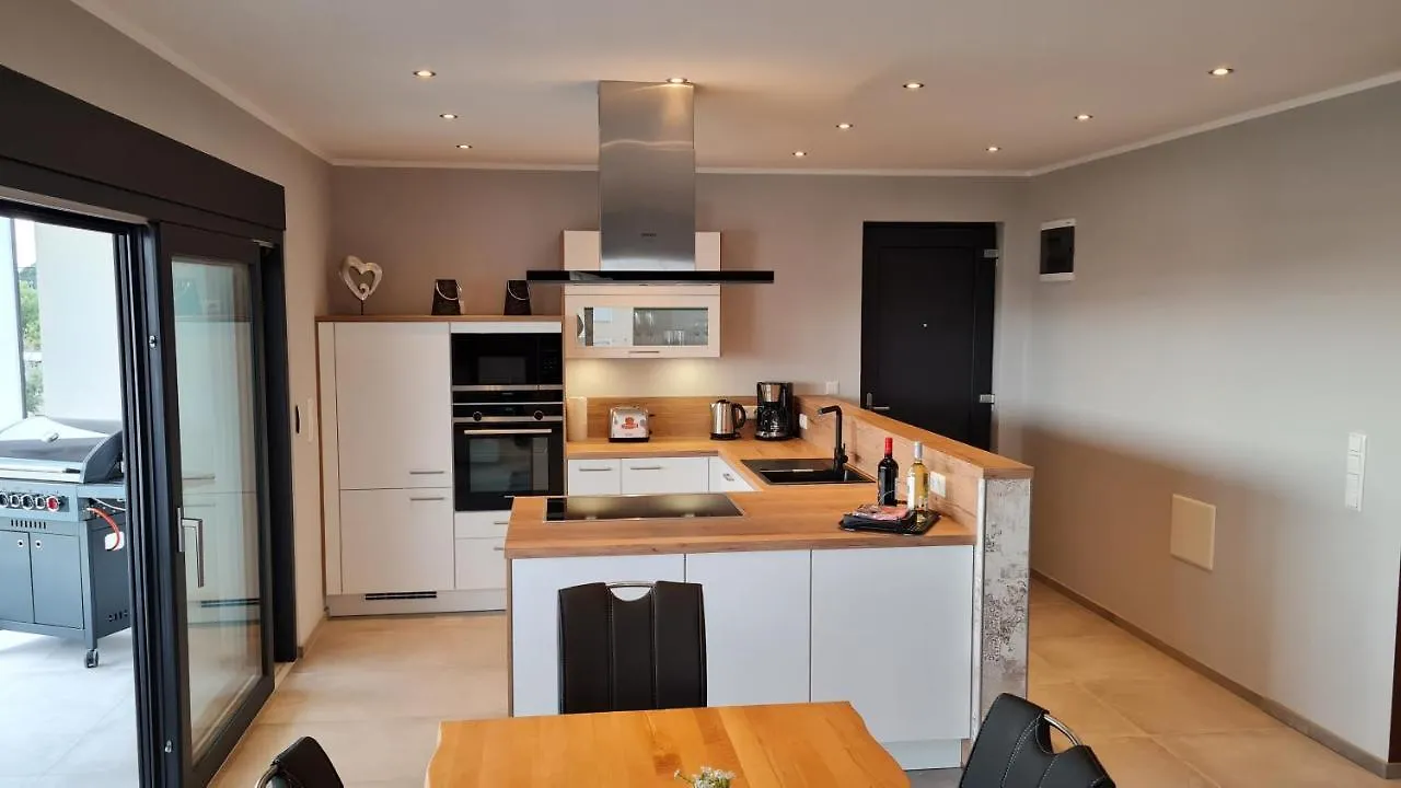 San-Lol Apartment Banjol