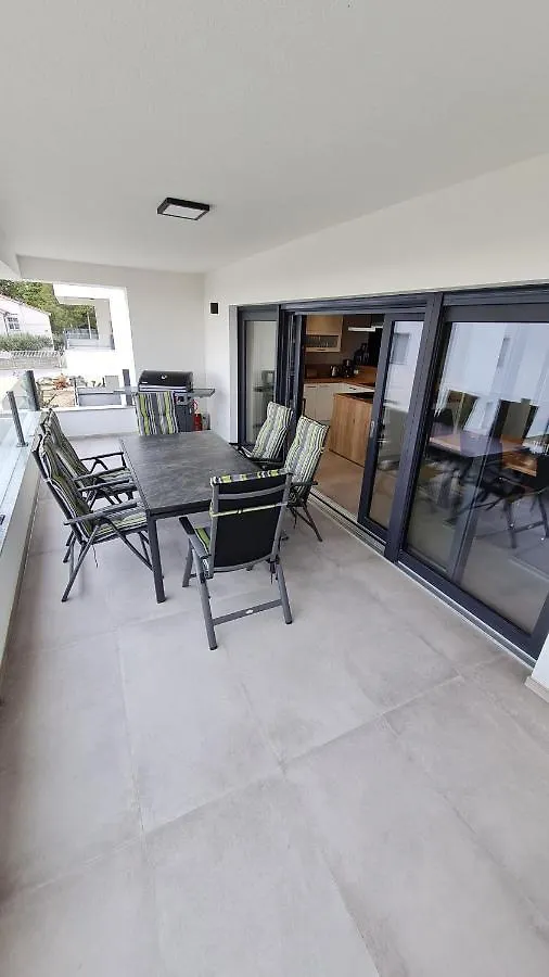 San-Lol Apartment Banjol