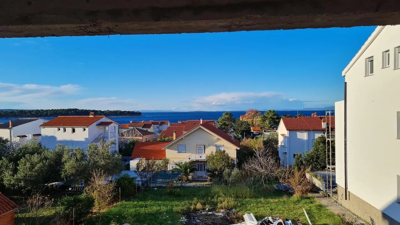 San-Lol Apartment Banjol